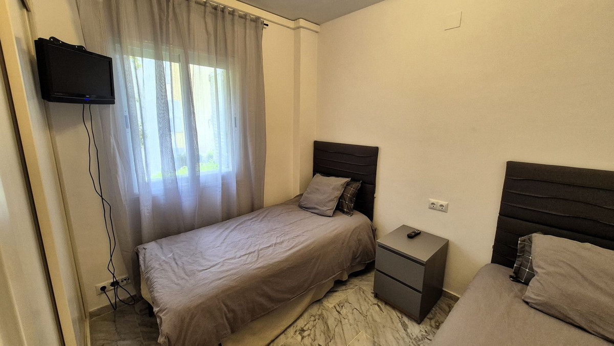 dffe695b992a08ac7c50cbaaccc2b834 - 19