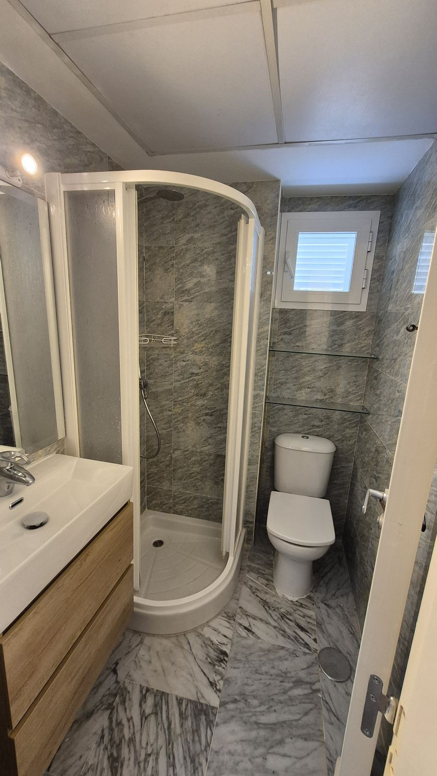 dffe695b992a08ac7c50cbaaccc2b834 - 21