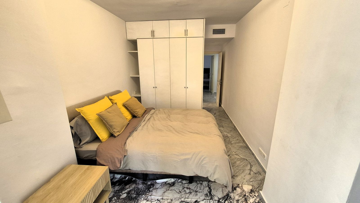 dffe695b992a08ac7c50cbaaccc2b834 - 23