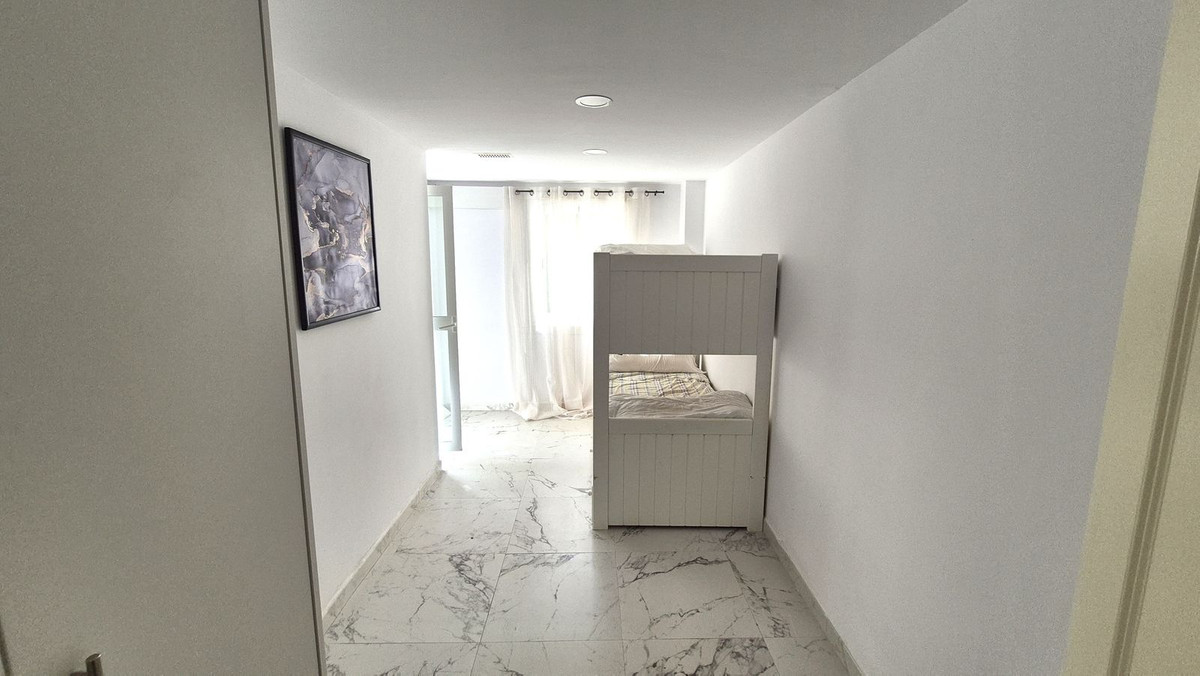 dffe695b992a08ac7c50cbaaccc2b834 - 25