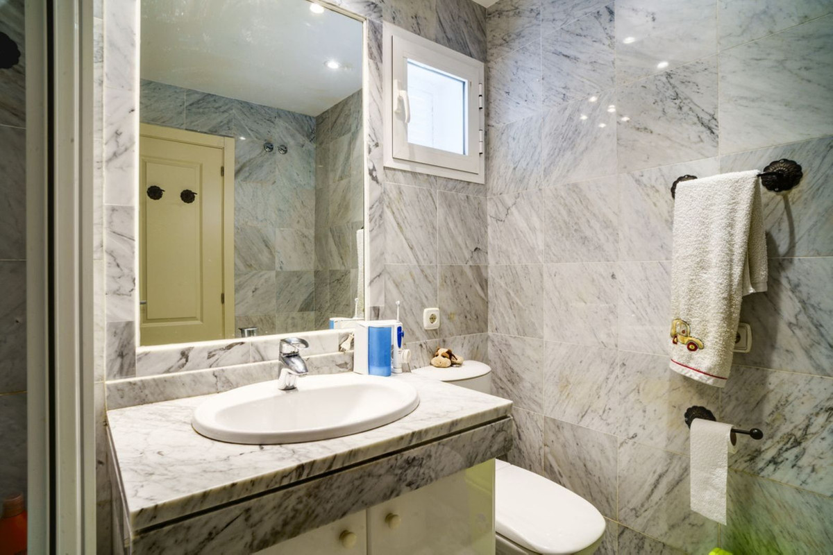 dffe695b992a08ac7c50cbaaccc2b834 - 30