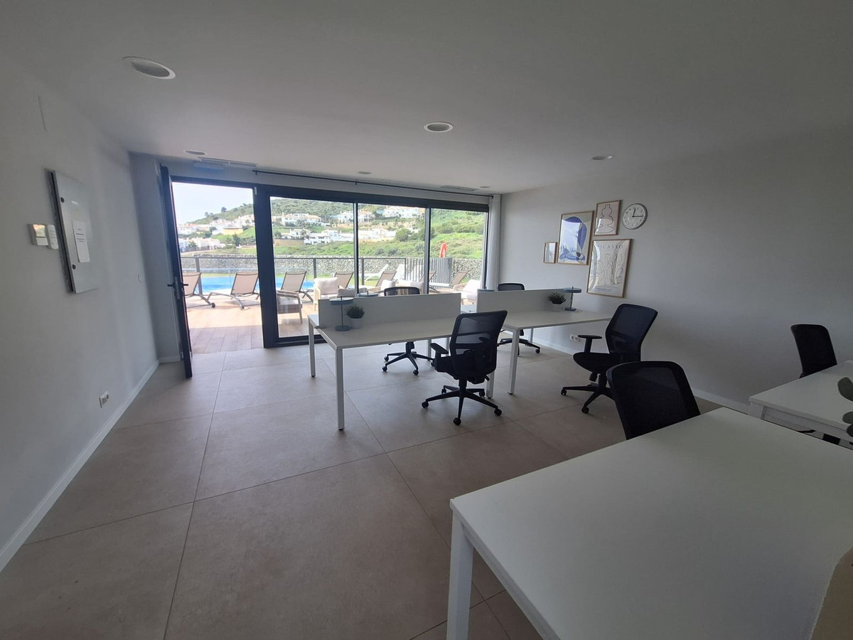 e093742c8f9344148b3323ef53b105c6 - 11