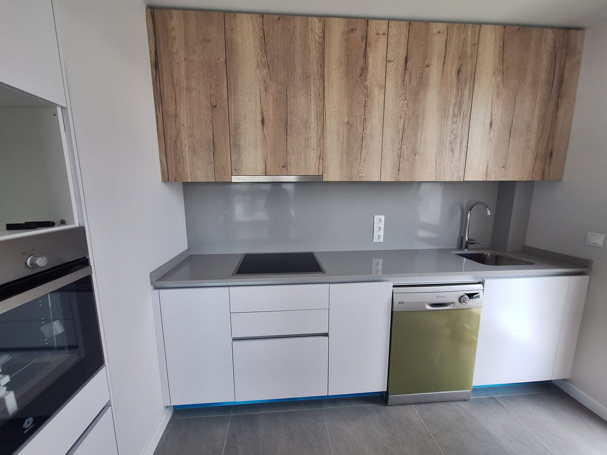 e093742c8f9344148b3323ef53b105c6 - 13