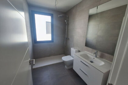 e093742c8f9344148b3323ef53b105c6 - 18