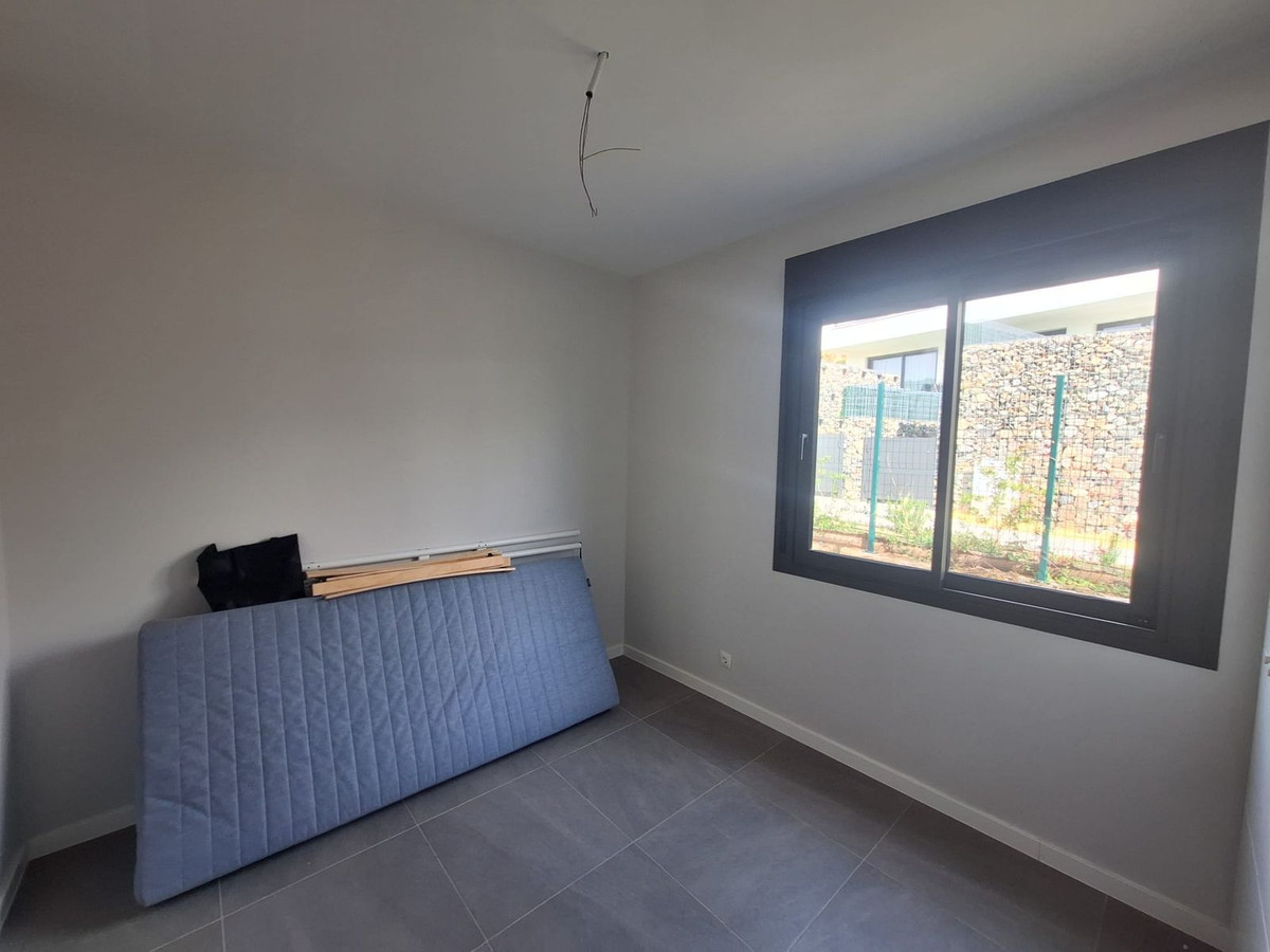 e093742c8f9344148b3323ef53b105c6 - 19