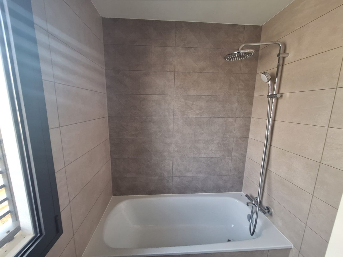 e093742c8f9344148b3323ef53b105c6 - 21