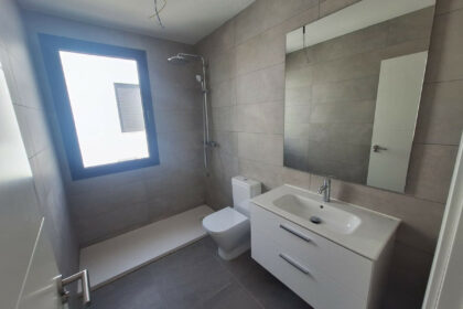 e093742c8f9344148b3323ef53b105c6 - 22