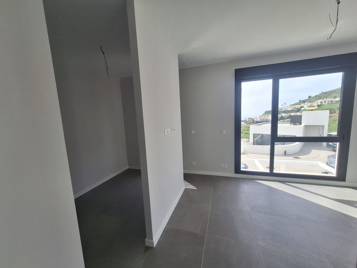 e093742c8f9344148b3323ef53b105c6 - 25