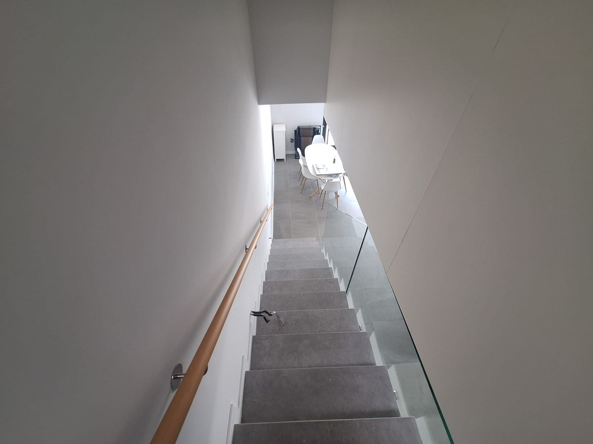 e093742c8f9344148b3323ef53b105c6 - 26