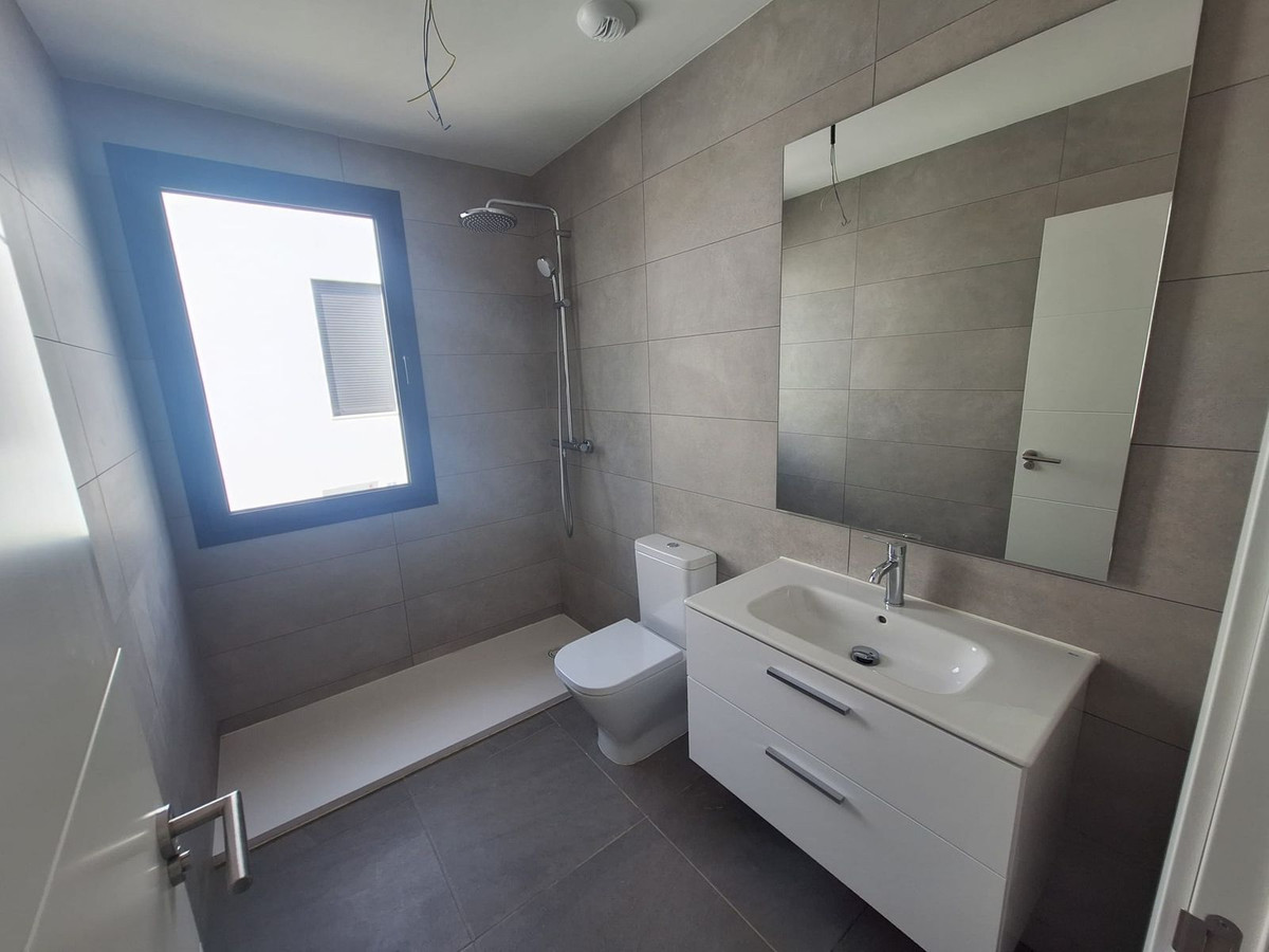 e093742c8f9344148b3323ef53b105c6 - 39