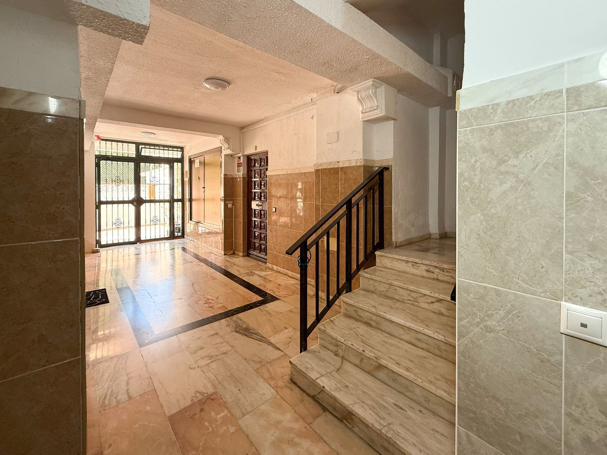 e0b83f106219f0be2e3b4c718d7af864 - 18