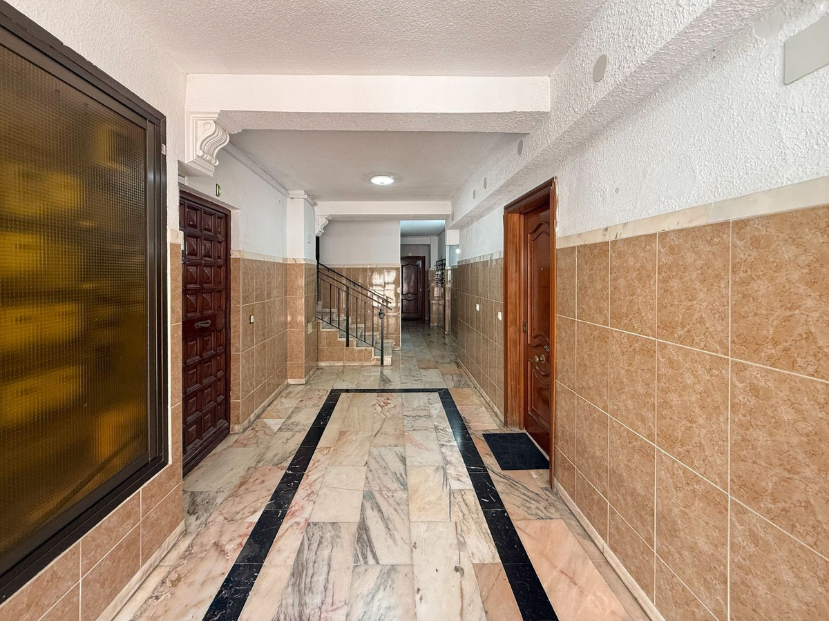 e0b83f106219f0be2e3b4c718d7af864 - 19