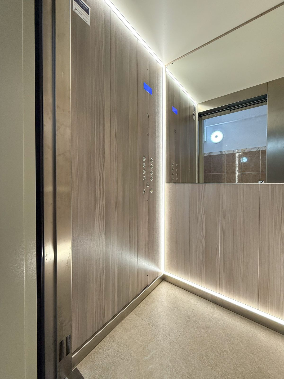 e0b83f106219f0be2e3b4c718d7af864 - 20