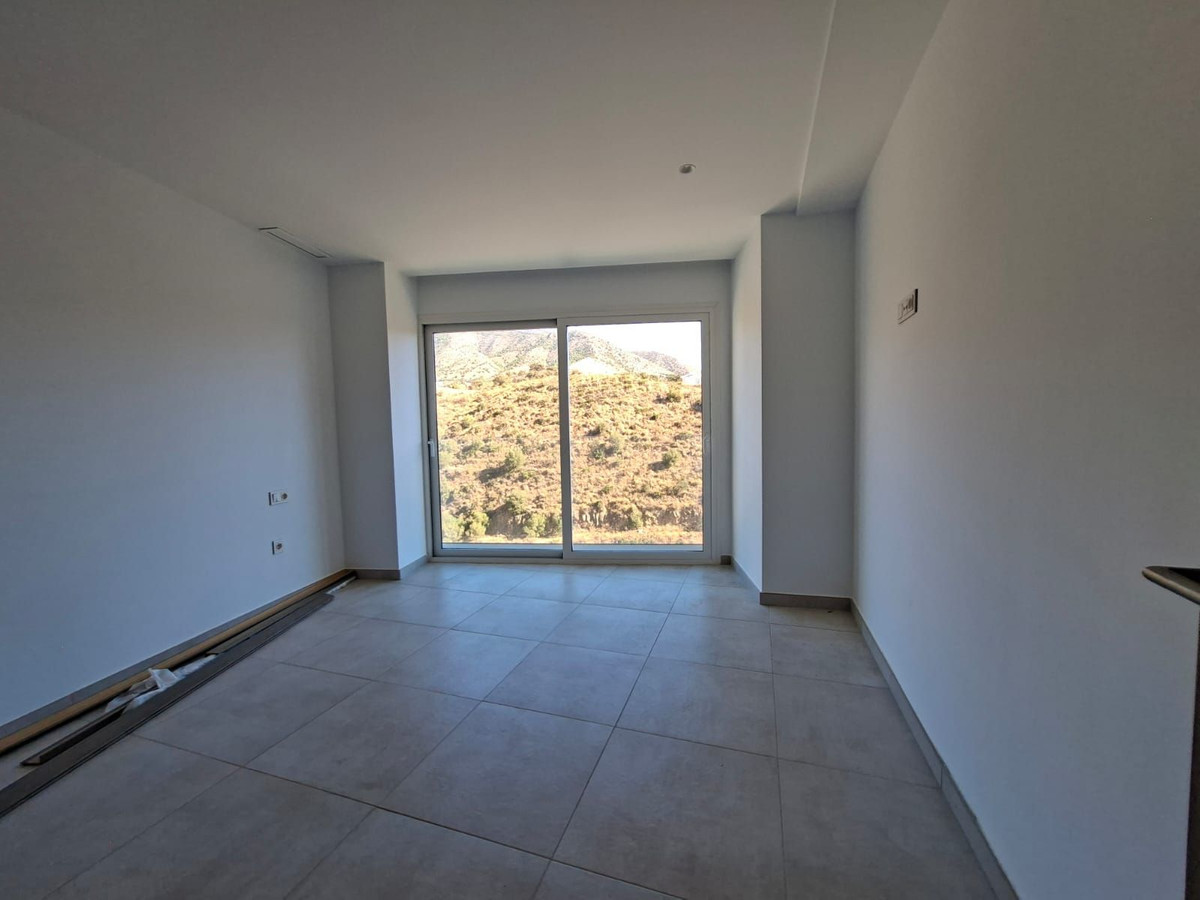 e0bd1ccf8e00822cf92c2c90aad13830 - 35