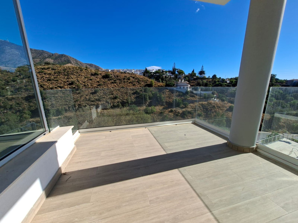 e0bd1ccf8e00822cf92c2c90aad13830 - 41