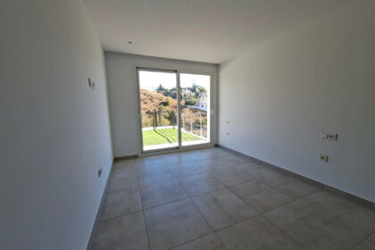 e0bd1ccf8e00822cf92c2c90aad13830 - 50