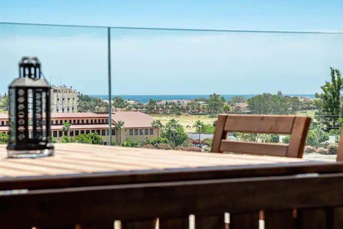 e25bf1c8fe97049cbbe4ed1dfe897564 - 1