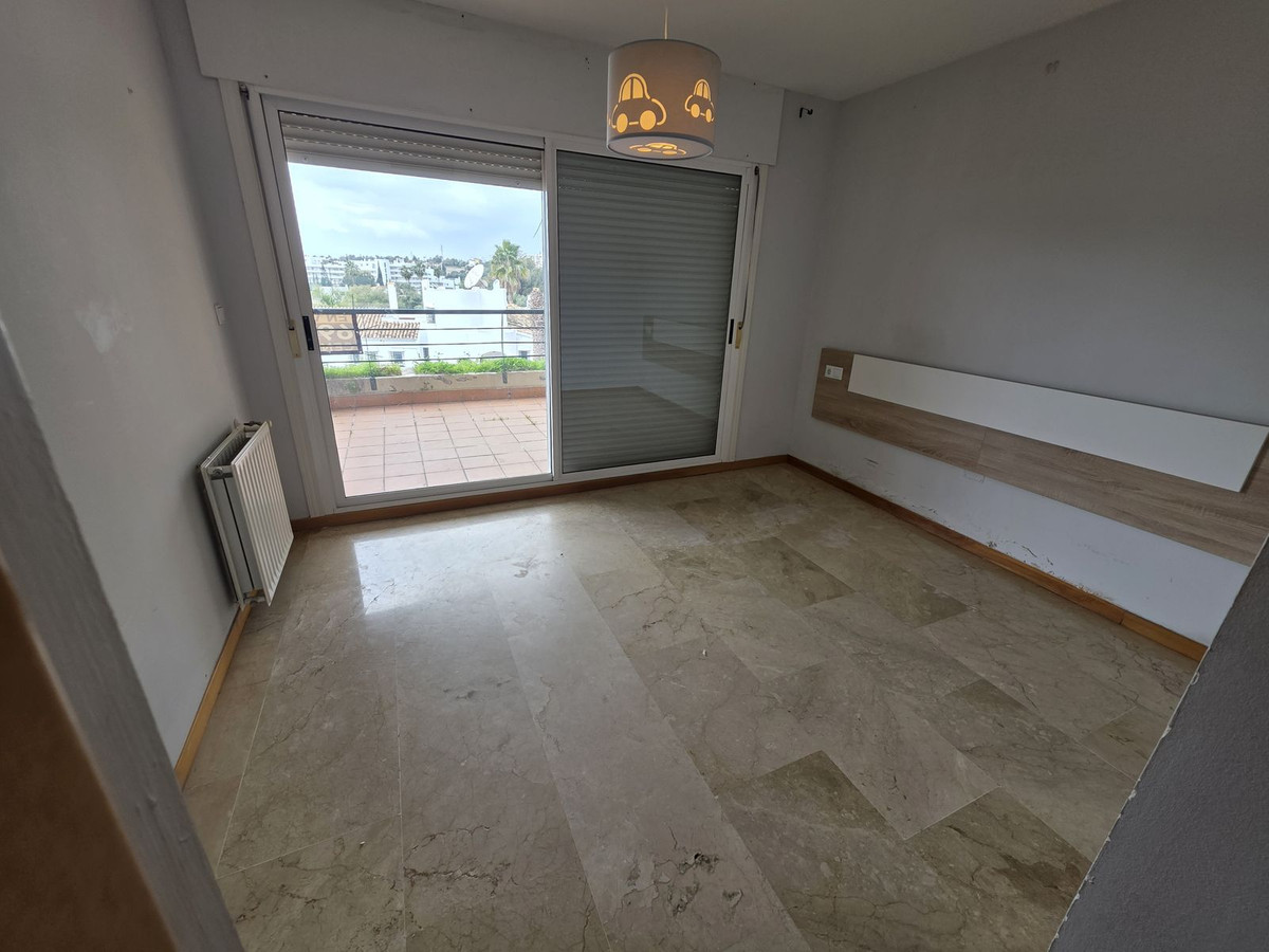 e2ad1a509897f94b5b2bce47ff10e732 - 25