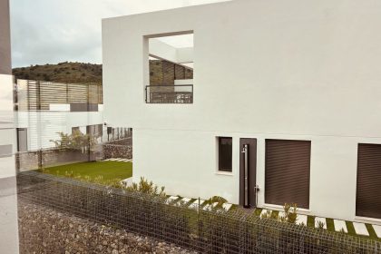 e349ebb79b678006303942aa1f59dad9 - 1