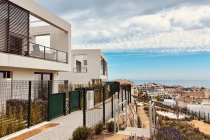 e349ebb79b678006303942aa1f59dad9 - 19