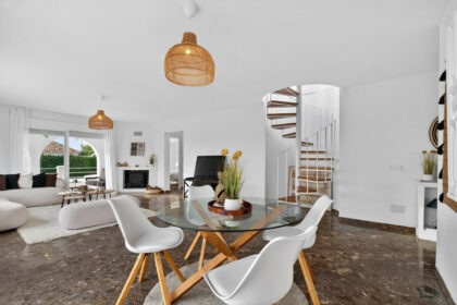 e3500ab57b1948db029c984519b62f59 - 18