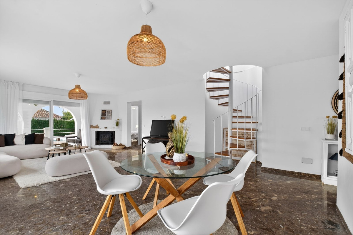 e3500ab57b1948db029c984519b62f59 - 18