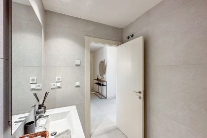 e45c9f9cf9fbfaf48c51f7f91dc02f77 - 110