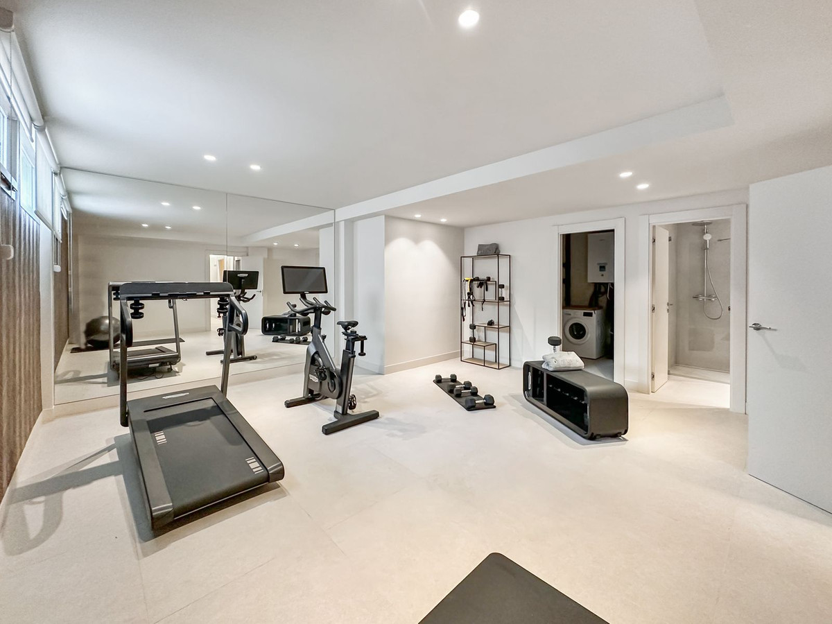 e45c9f9cf9fbfaf48c51f7f91dc02f77 - 77