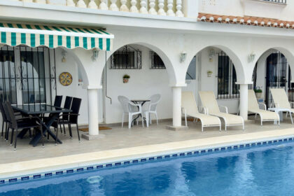 e496fbcaf9124357a31d1c4bd76b265a - 34