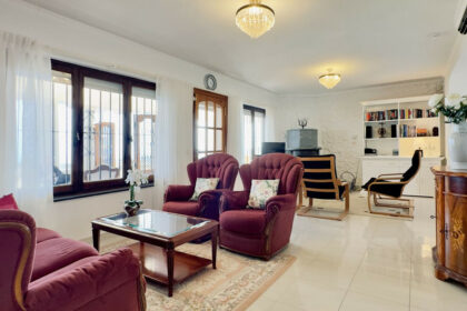 e496fbcaf9124357a31d1c4bd76b265a - 7