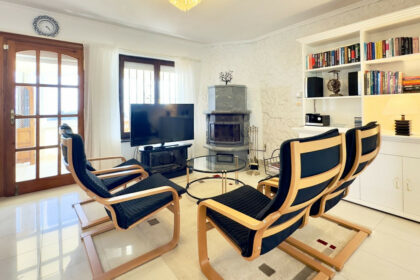 e496fbcaf9124357a31d1c4bd76b265a - 9