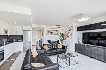 e49f24fc25a68538904eab635b45fe3d - 11