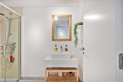 e49f24fc25a68538904eab635b45fe3d - 22