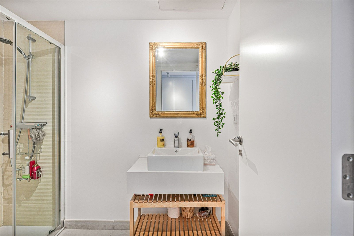 e49f24fc25a68538904eab635b45fe3d - 22