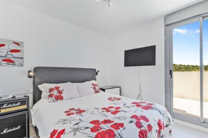 e49f24fc25a68538904eab635b45fe3d - 24