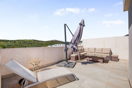 e49f24fc25a68538904eab635b45fe3d - 28