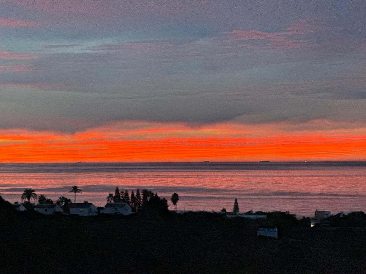 e49f24fc25a68538904eab635b45fe3d - 34