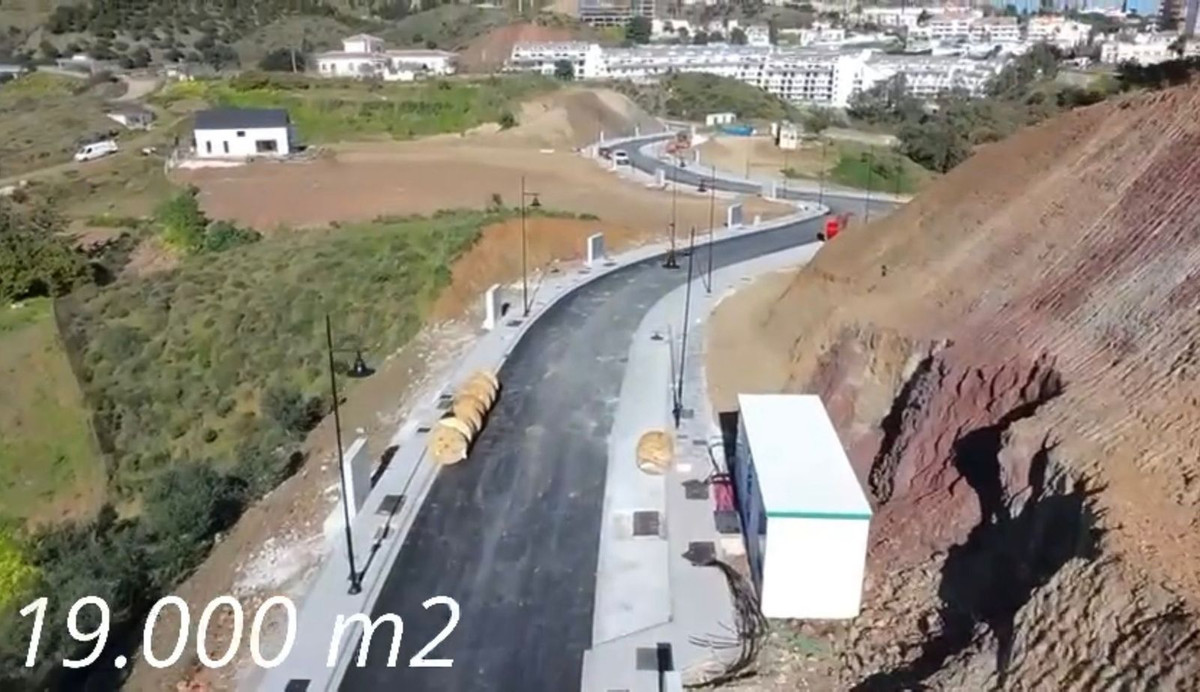 e6d30d6528a25e8c39fc13a528f44a2b - 3