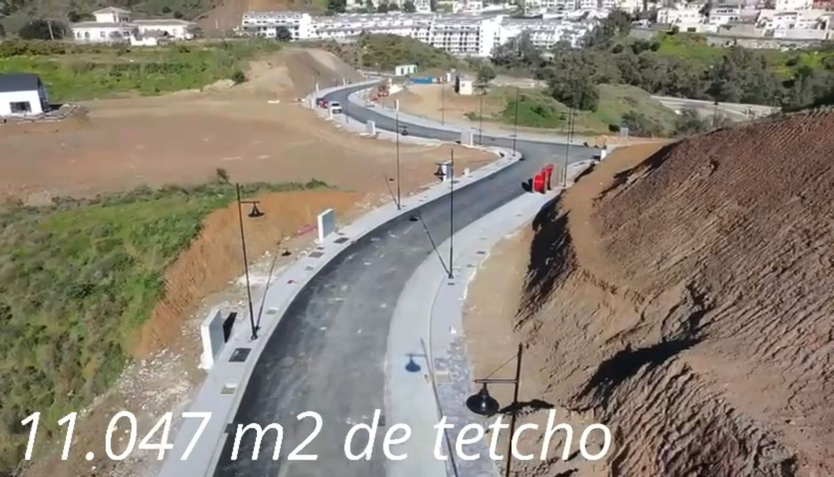 e6d30d6528a25e8c39fc13a528f44a2b - 4