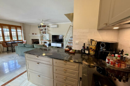 e6e4e8aa962a6272e676175839ea6aae - 10