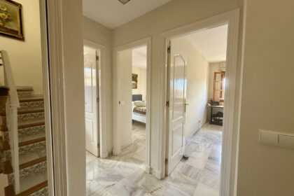 e6e4e8aa962a6272e676175839ea6aae - 18