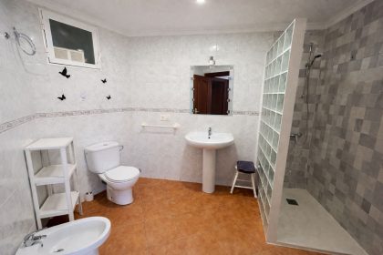 e7030aa261f3b6274771f6ee8418224a - 22