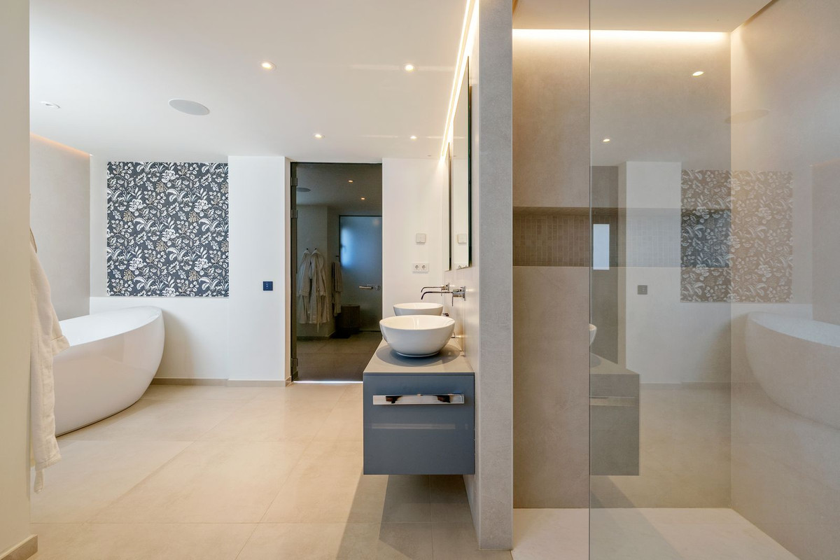 e70e6759f3ffe5f10369c0e9490f4161 - 14