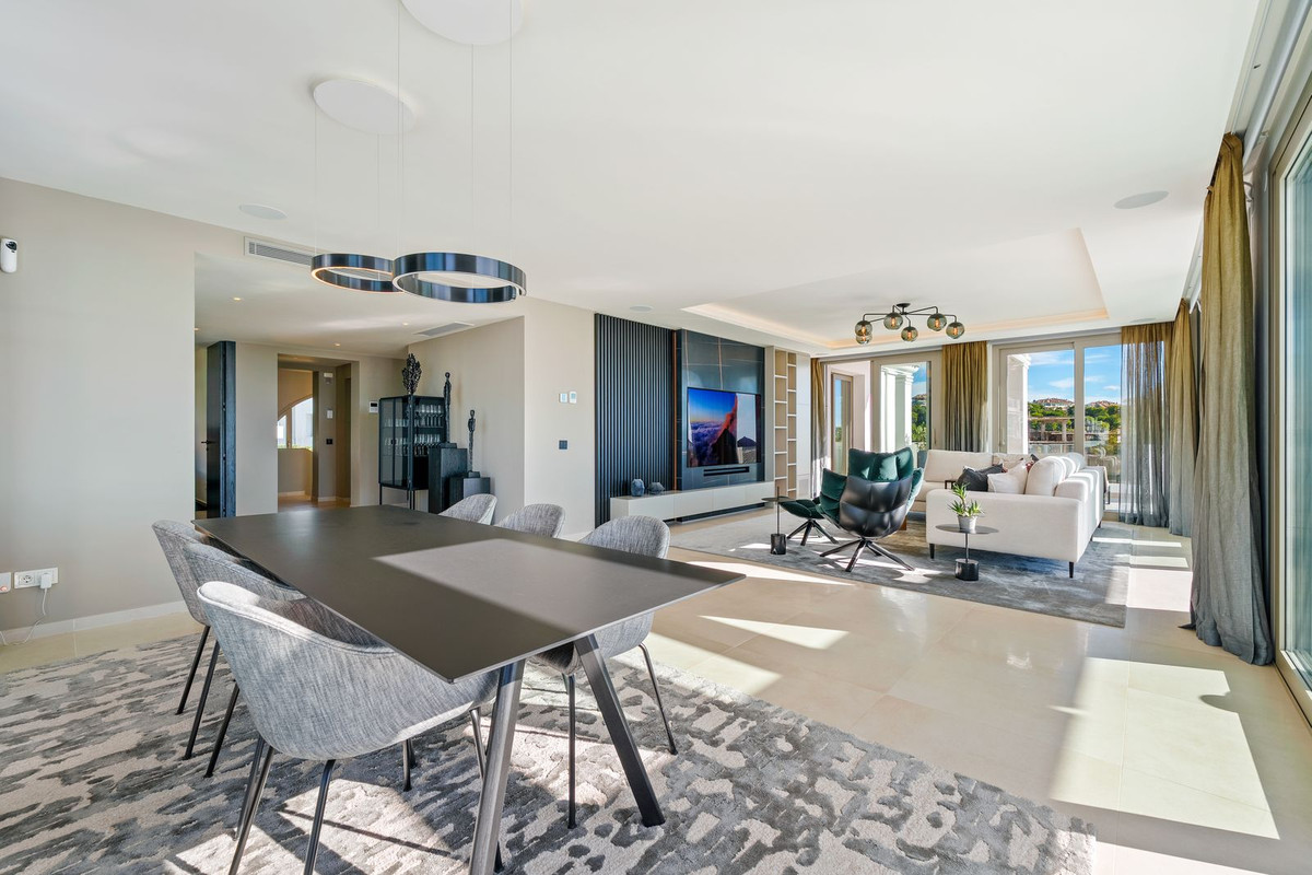 e70e6759f3ffe5f10369c0e9490f4161 - 21