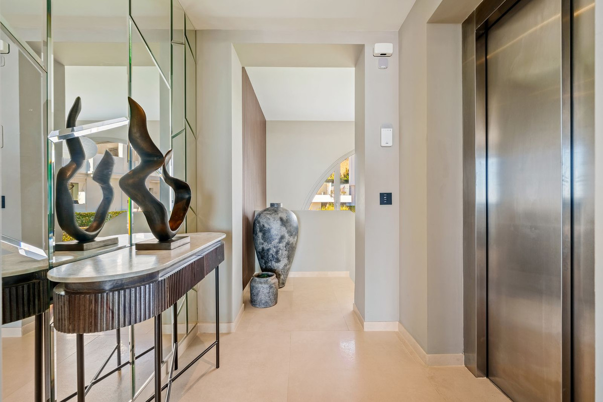 e70e6759f3ffe5f10369c0e9490f4161 - 24