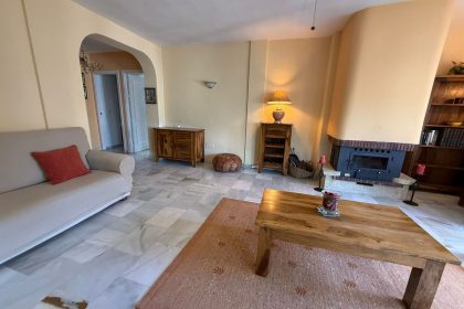 e7925c0d4daaf44b4202e0bd603e4eeb - 11