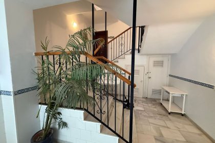 e7925c0d4daaf44b4202e0bd603e4eeb - 27