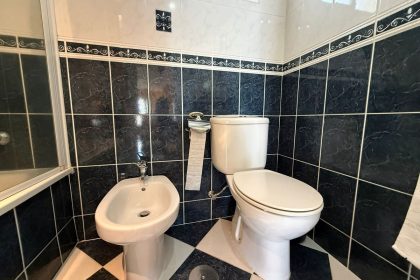 e7925c0d4daaf44b4202e0bd603e4eeb - 30