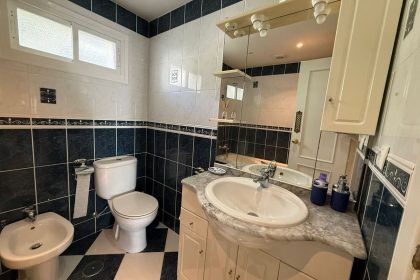 e7925c0d4daaf44b4202e0bd603e4eeb - 31