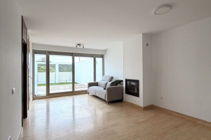 e812b0714c7958c6ac5399519a14316a - 1